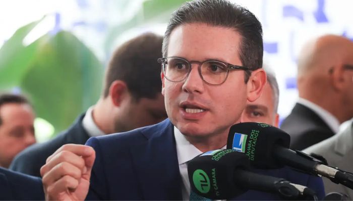  Pediatras pedem urgência em projeto sobre 'adultização' infantil 